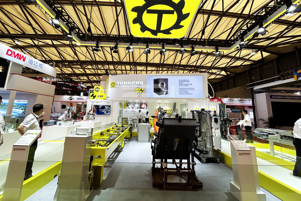 汽車裝備展臺(tái)搭建設(shè)計(jì)